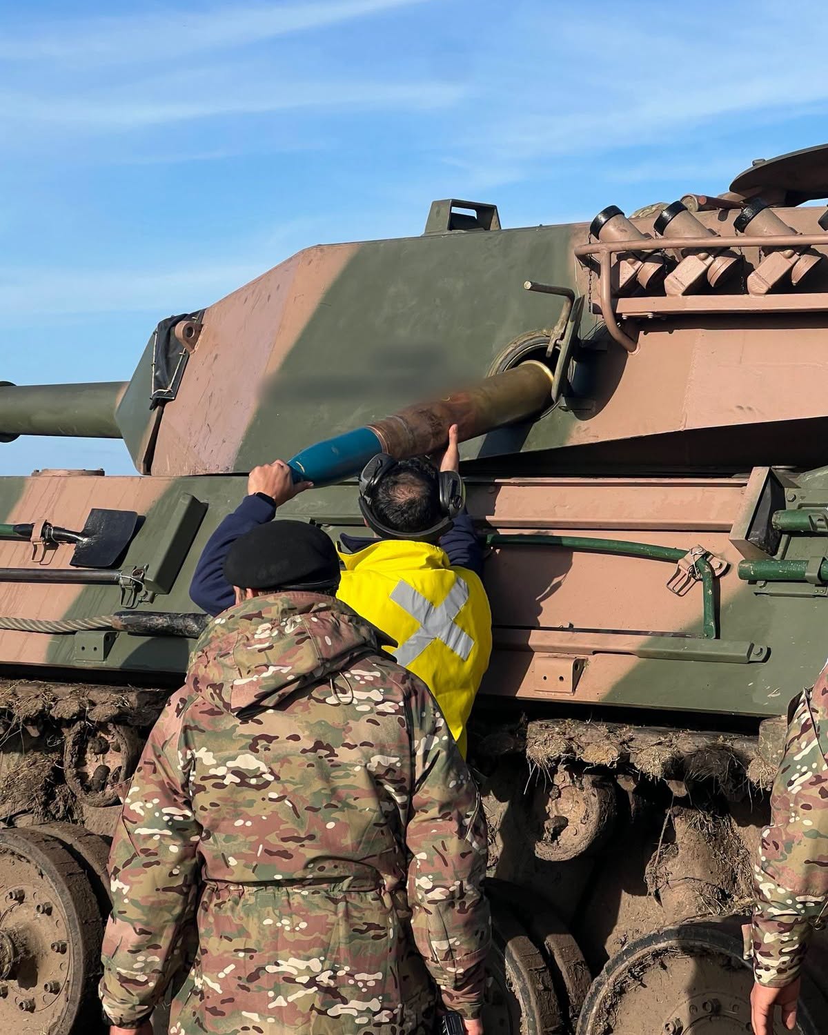 Fabricaciones Militares probó exitosamente munición de 105mm para el TAM-TAM 2C — foto 1