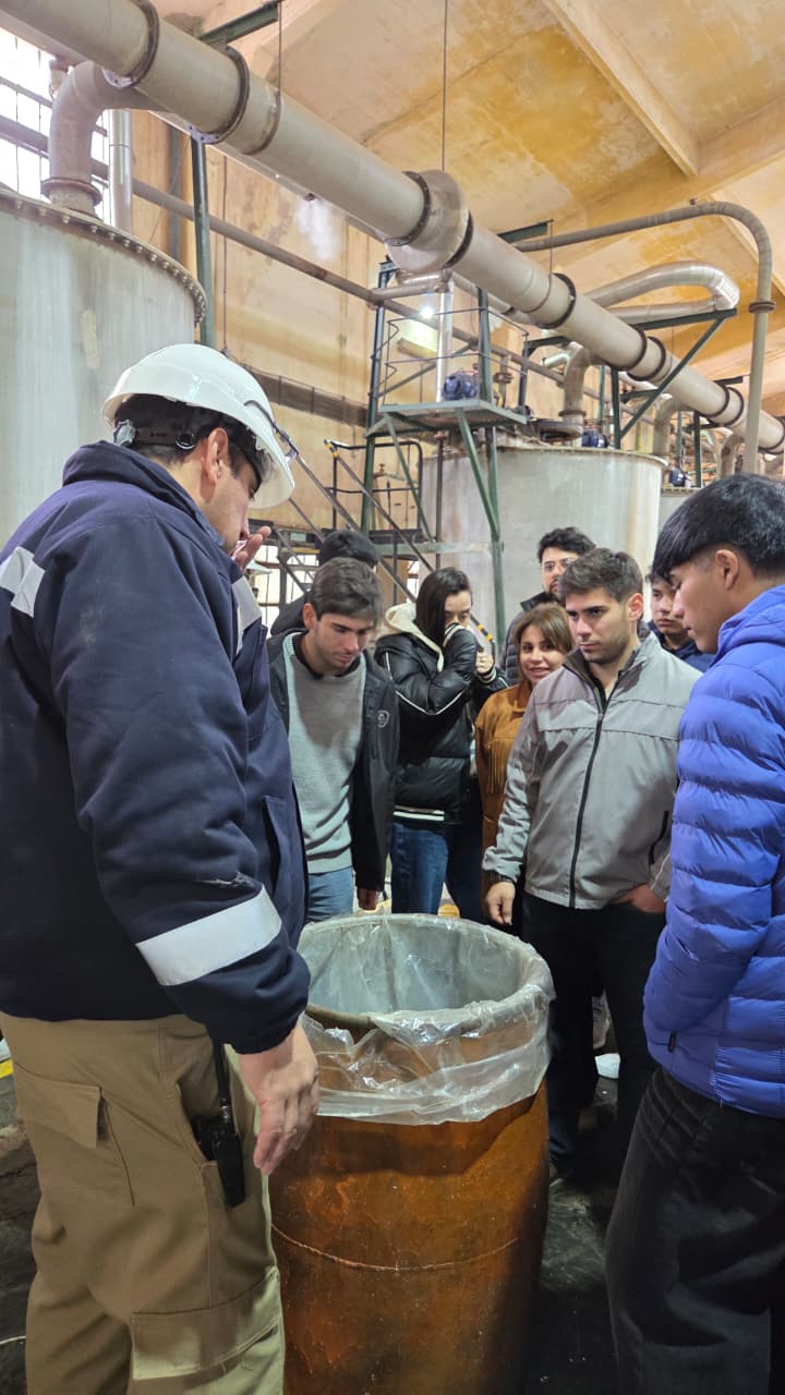 Estudiantes y docentes de la UTN Regional Tucumán visitaron la Fábrica Militar Villa María — 3