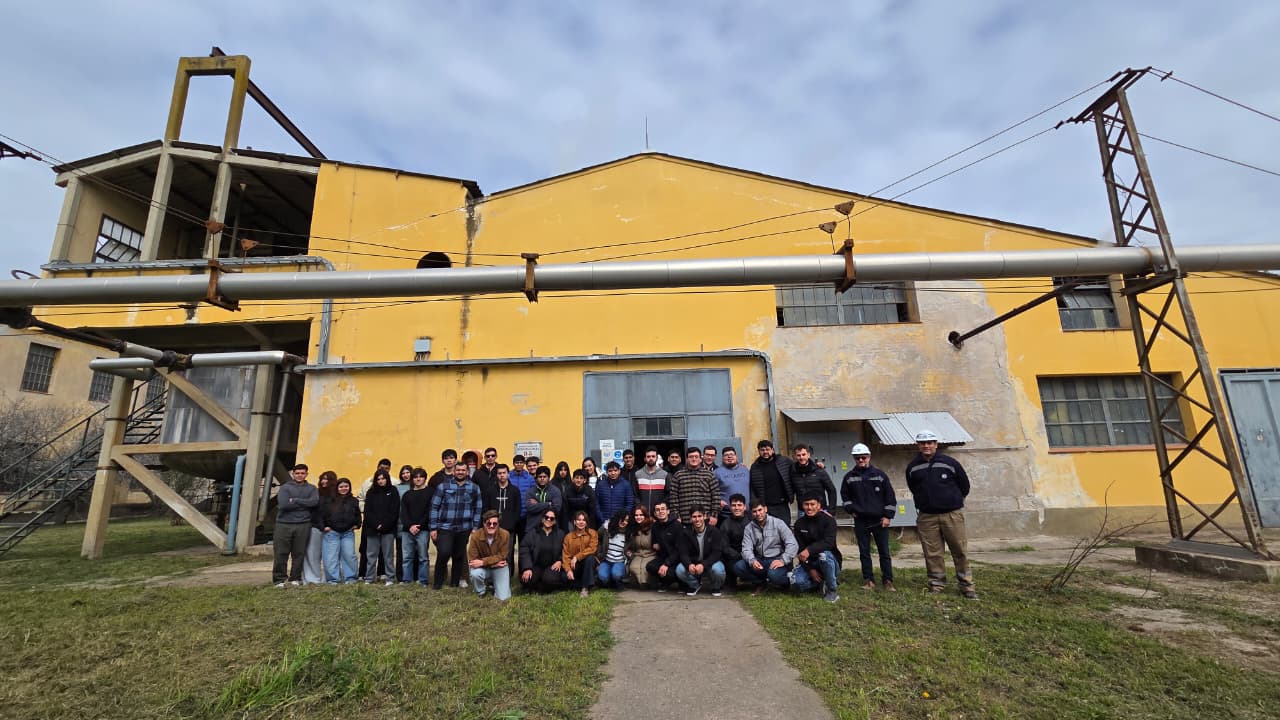 Estudiantes y docentes de la UTN Regional Tucumán visitaron la Fábrica Militar Villa María — 4